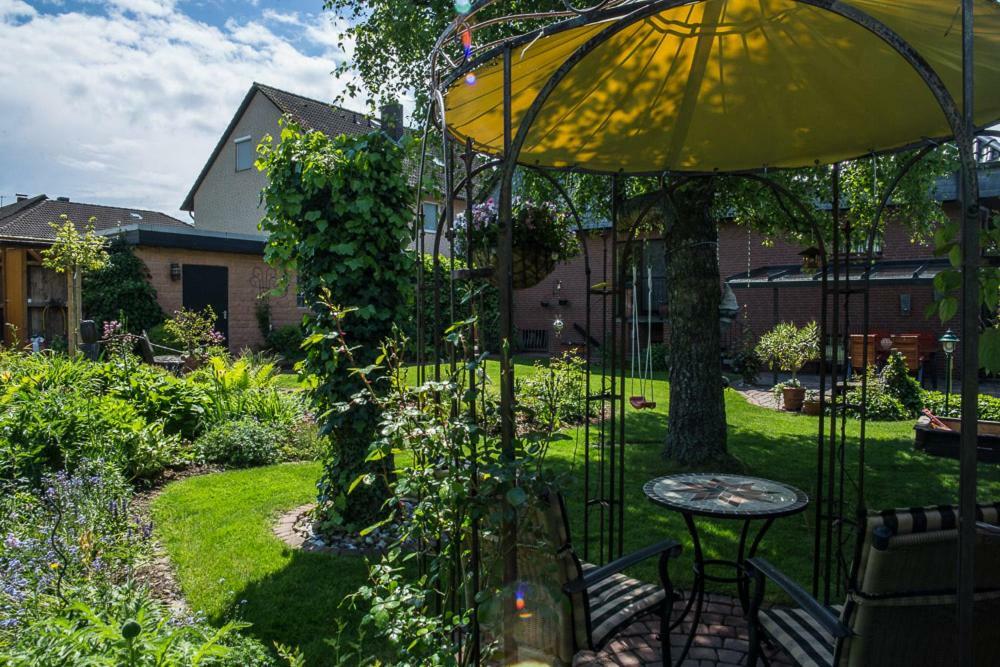 Zwei Ferienwohnungen Ankerpatz 70 Qm Mit Loggia & Puppenstube 50 Qm Mit Gartenterrasse In Hagenburg Naehe Steinhuder Meer Екстериор снимка